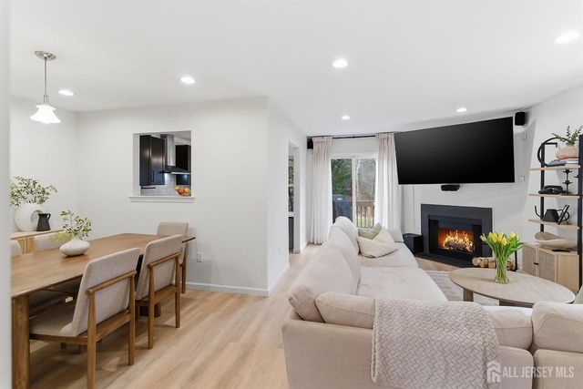 17 Edith Drive, Franklin Twsp, NJ 08873