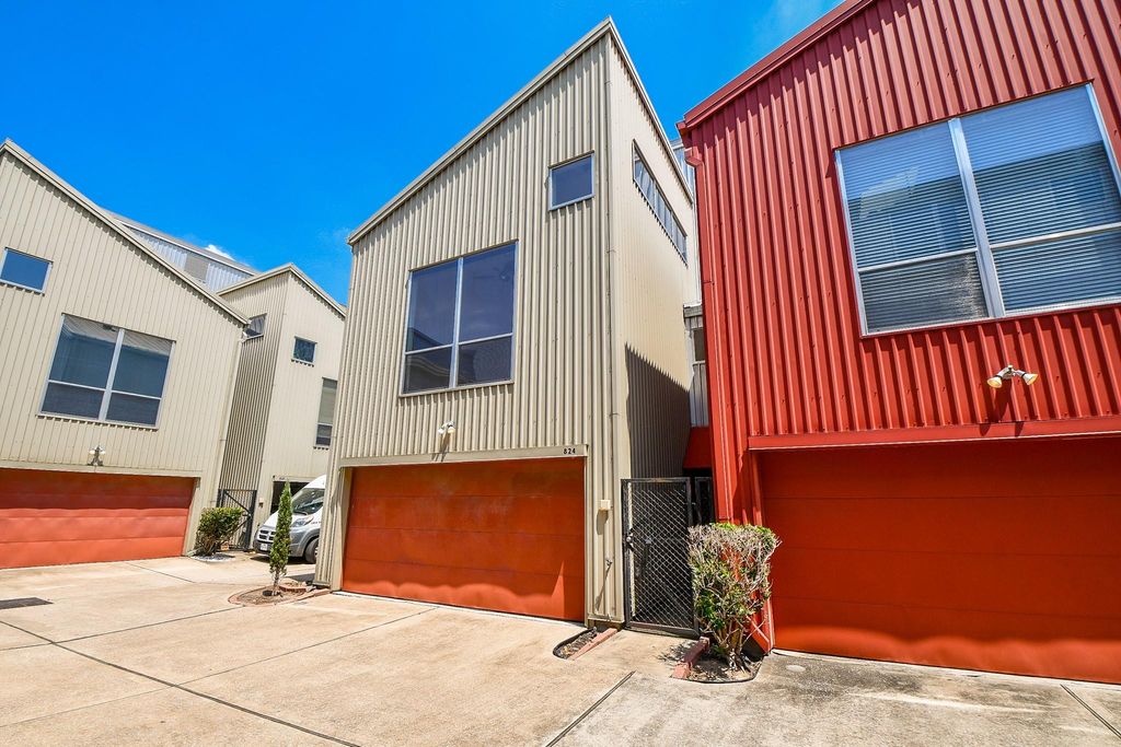 824 Robin Street, Houston, TX 77019
