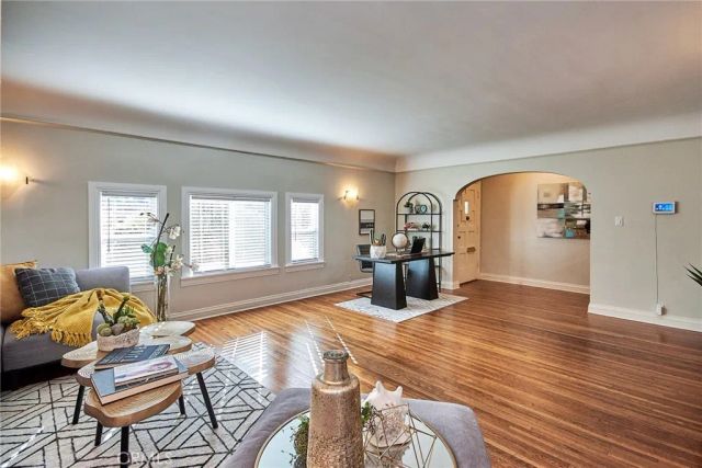 6669 De Longpre Avenue, Los Angeles, CA 90028