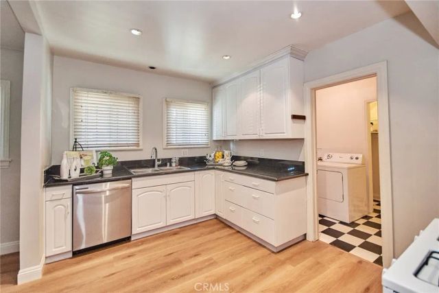 6669 De Longpre Avenue, Los Angeles, CA 90028