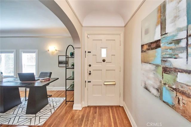 6669 De Longpre Avenue, Los Angeles, CA 90028