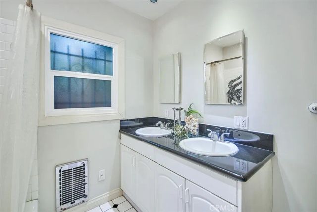 6669 De Longpre Avenue, Los Angeles, CA 90028