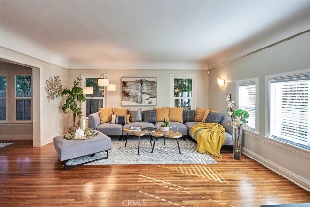 6669 De Longpre Avenue, Los Angeles, CA 90028