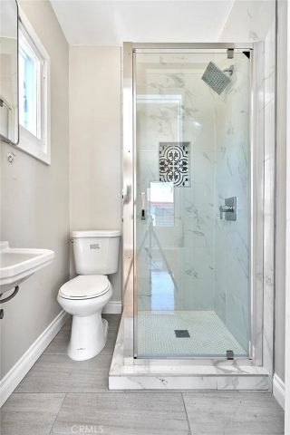 6669 De Longpre Avenue, Los Angeles, CA 90028