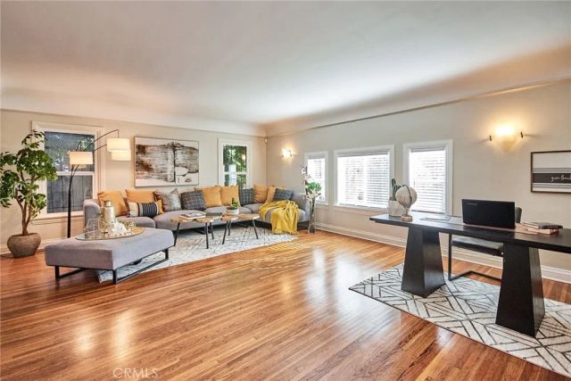 6669 De Longpre Avenue, Los Angeles, CA 90028