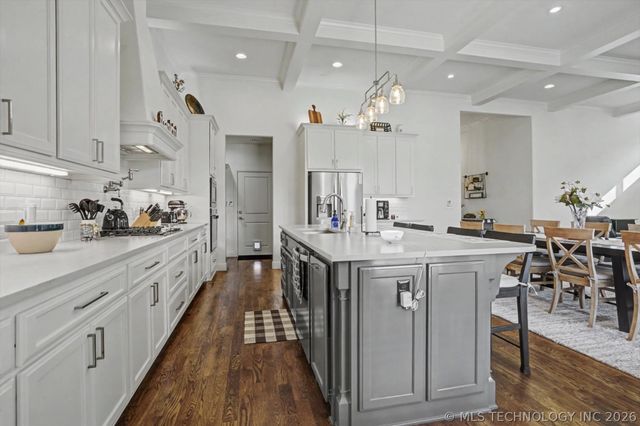 1014 W 86th Place S, Tulsa, OK 74132