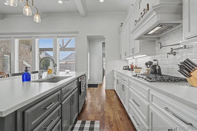 1014 W 86th Place S, Tulsa, OK 74132