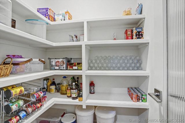 1014 W 86th Place S, Tulsa, OK 74132