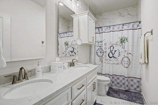 1014 W 86th Place S, Tulsa, OK 74132