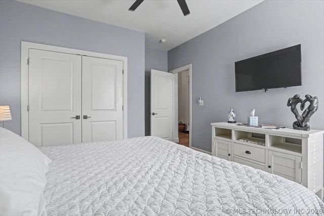 1014 W 86th Place S, Tulsa, OK 74132