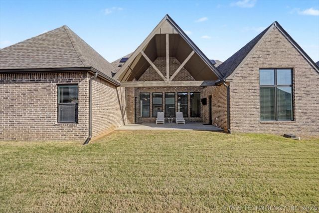 1014 W 86th Place S, Tulsa, OK 74132