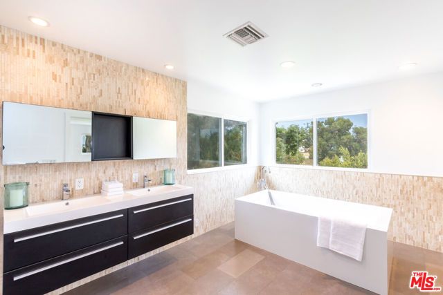 28929 Wight Road, Malibu, CA 90265