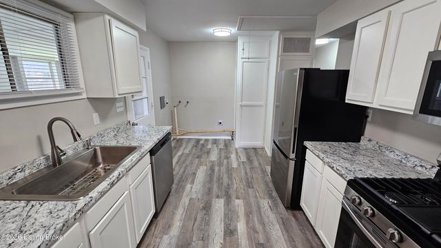2935 Garey Ln, Louisville, KY 40216