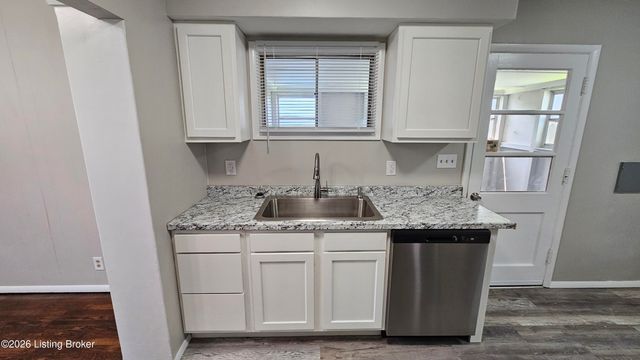 2935 Garey Ln, Louisville, KY 40216