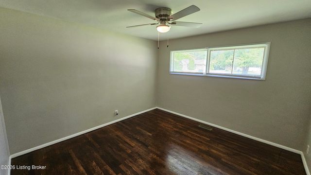 2935 Garey Ln, Louisville, KY 40216