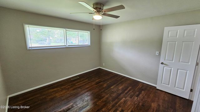 2935 Garey Ln, Louisville, KY 40216