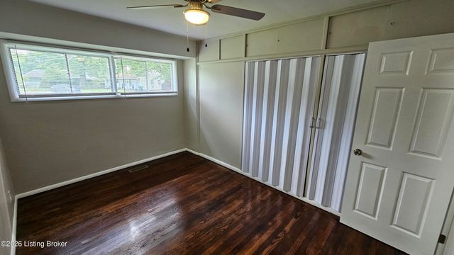 2935 Garey Ln, Louisville, KY 40216
