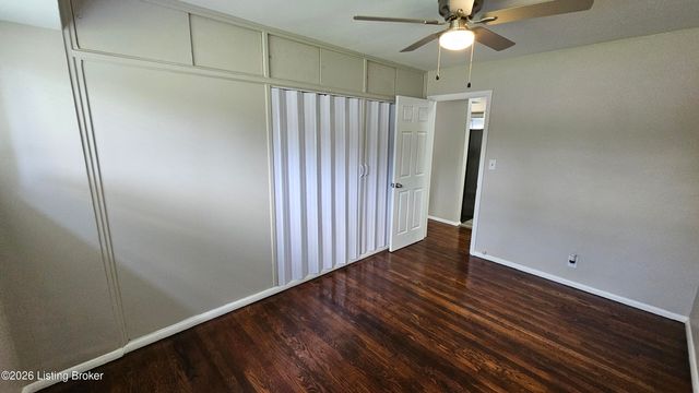 2935 Garey Ln, Louisville, KY 40216