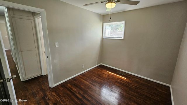 2935 Garey Ln, Louisville, KY 40216