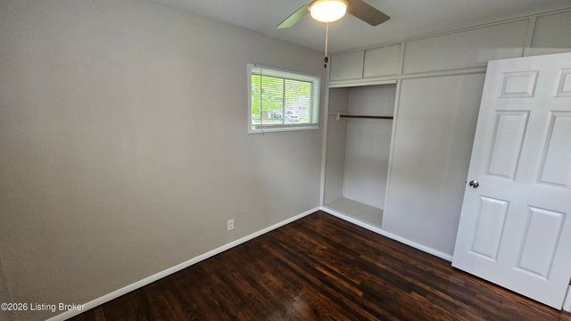 2935 Garey Ln, Louisville, KY 40216