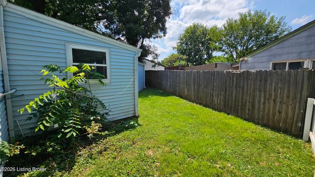 2935 Garey Ln, Louisville, KY 40216