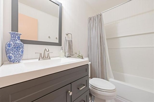 611 E Welston Avenue, Olathe, KS 66061