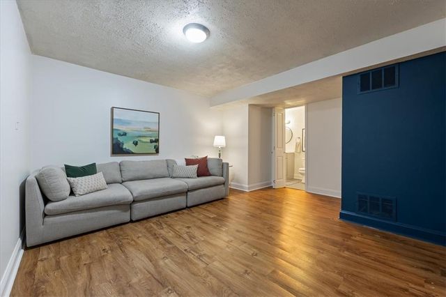 611 E Welston Avenue, Olathe, KS 66061