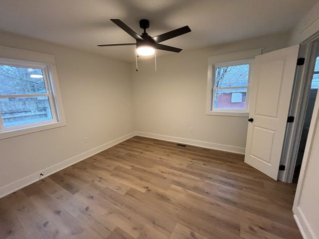 1047 New Deal Potts Rd, Cottontown, TN 37048