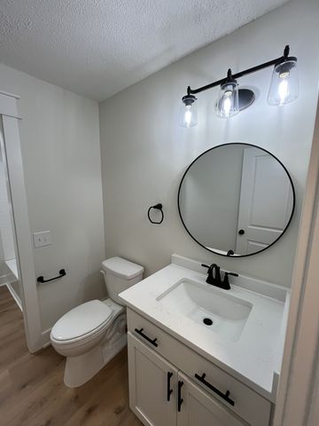 1047 New Deal Potts Rd, Cottontown, TN 37048