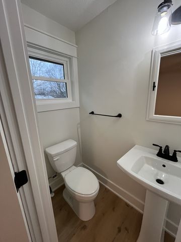 1047 New Deal Potts Rd, Cottontown, TN 37048