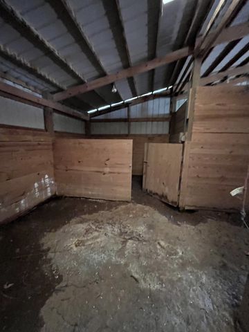 1047 New Deal Potts Rd, Cottontown, TN 37048