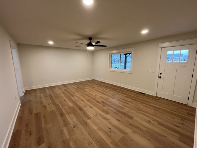 1047 New Deal Potts Rd, Cottontown, TN 37048