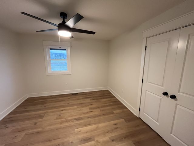 1047 New Deal Potts Rd, Cottontown, TN 37048