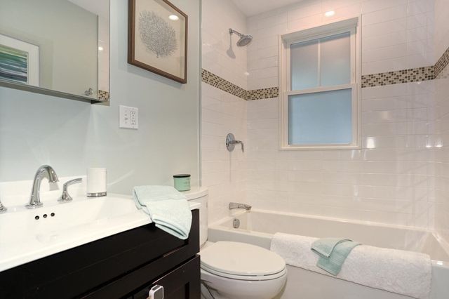 26 Park Rd 2, Belmont, MA 02478