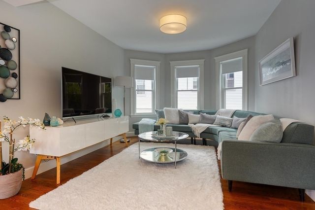 26 Park Rd 2, Belmont, MA 02478