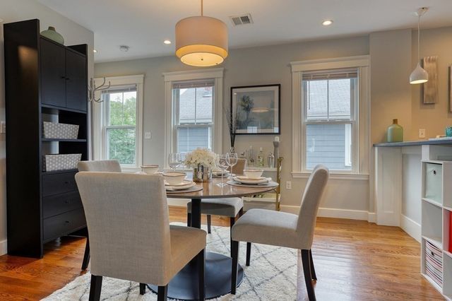 26 Park Rd 2, Belmont, MA 02478