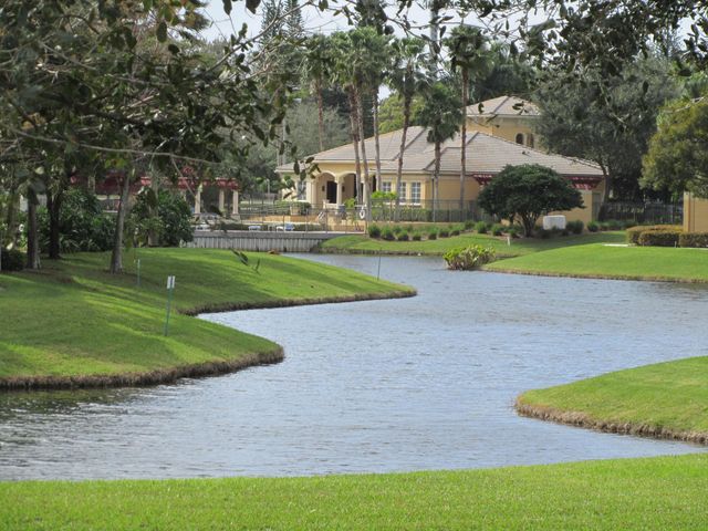 700 S Crestwood Court S 704, Royal Palm Beach, FL 33411