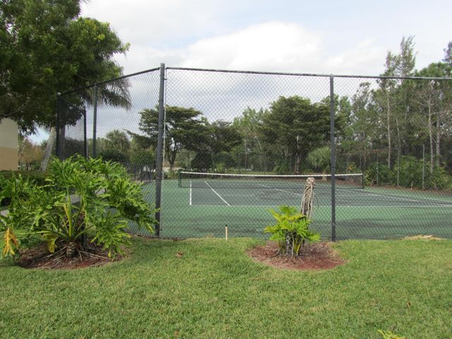 700 S Crestwood Court S 704, Royal Palm Beach, FL 33411