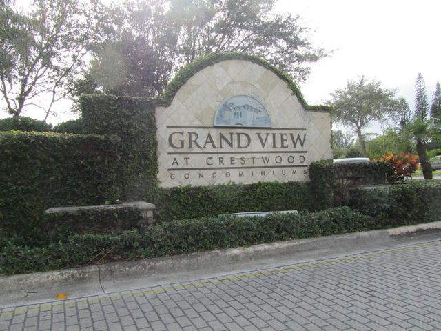 700 S Crestwood Court S 704, Royal Palm Beach, FL 33411