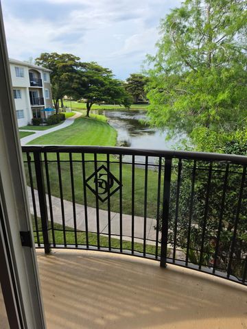 700 S Crestwood Court S 704, Royal Palm Beach, FL 33411