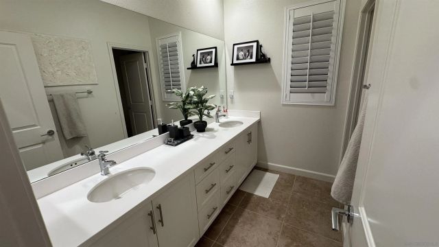 1337 Baumgartner Way, Escondido, CA 92026