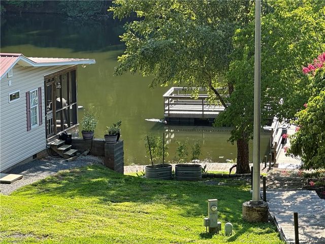 139 Pier Avenue, New London, NC 28127