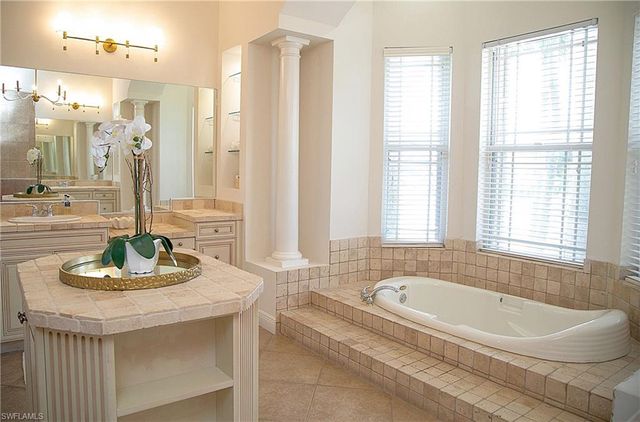 15200 Blackhawk DR, Fort Myers, FL 33912