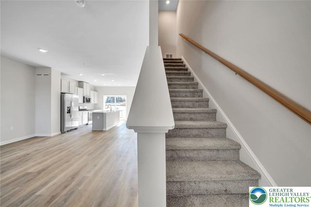 8303 Brodie Court, Upper Macungie Twp, PA 18031
