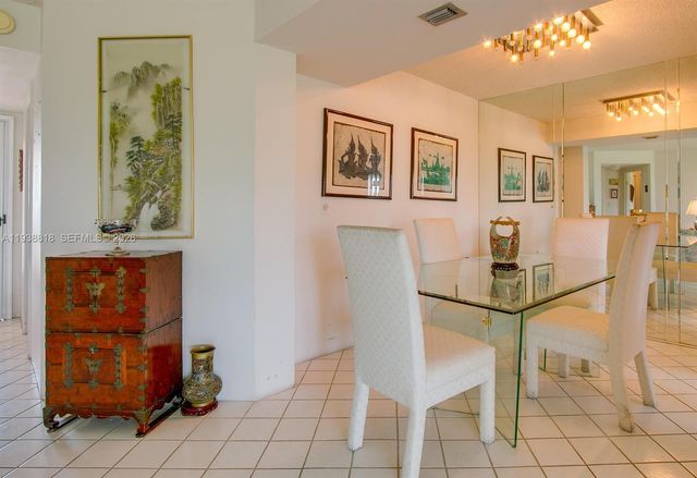 3959 Via Poinciana 605, Lake Worth, FL 33467