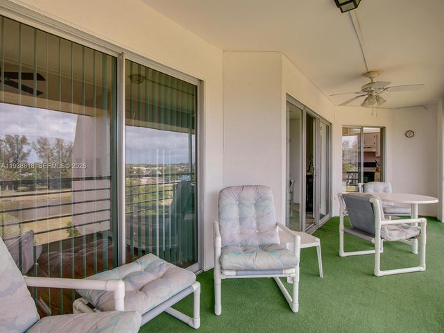 3959 Via Poinciana 605, Lake Worth, FL 33467