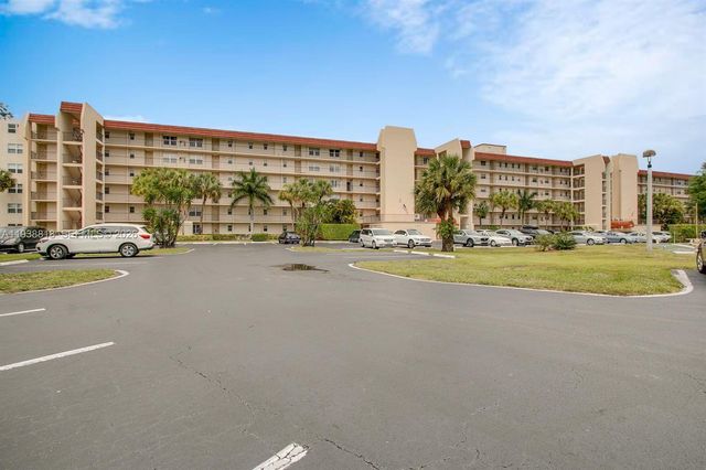 3959 Via Poinciana 605, Lake Worth, FL 33467