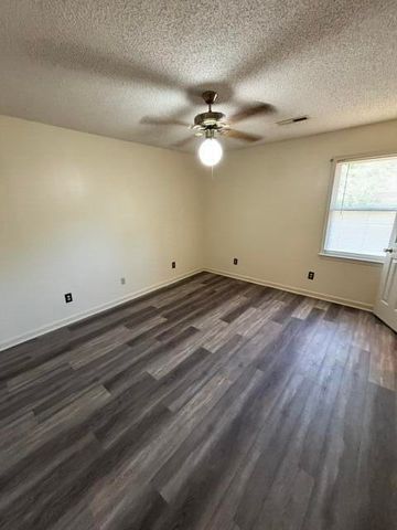 1059 N Guignard Drive, Sumter, SC 29150