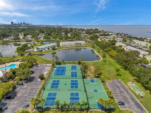 5257 BEACH DRIVE SE D, St Petersburg, FL 33705