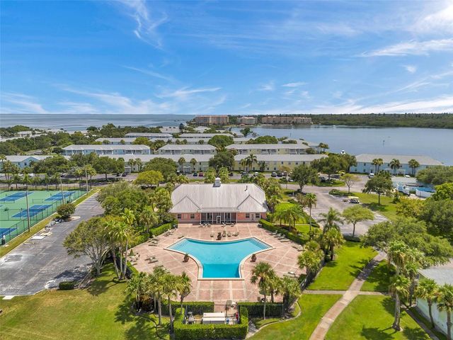 5257 BEACH DRIVE SE D, St Petersburg, FL 33705